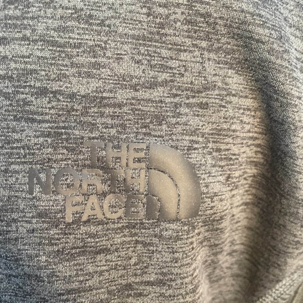 NORTH FACE Pull-Over Sweatshirt - Picture 2 of 4